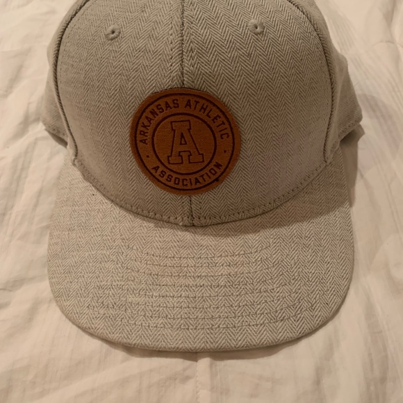 Snap Back Hat - Picture 2 of 3